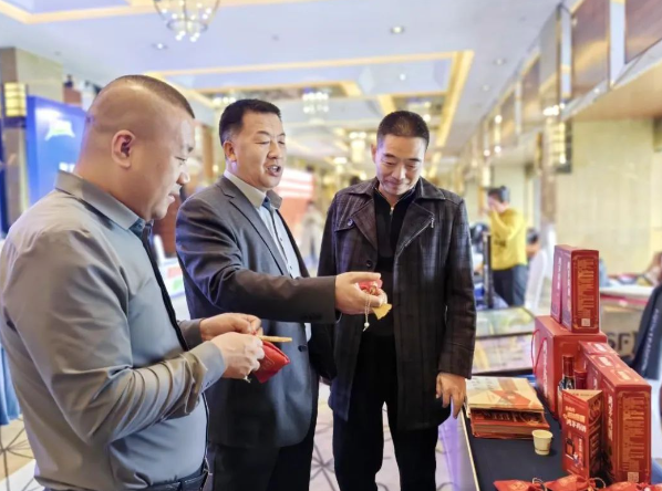 烏蘭察布文旅體相關(guān)領(lǐng)導(dǎo)蒞臨展位
